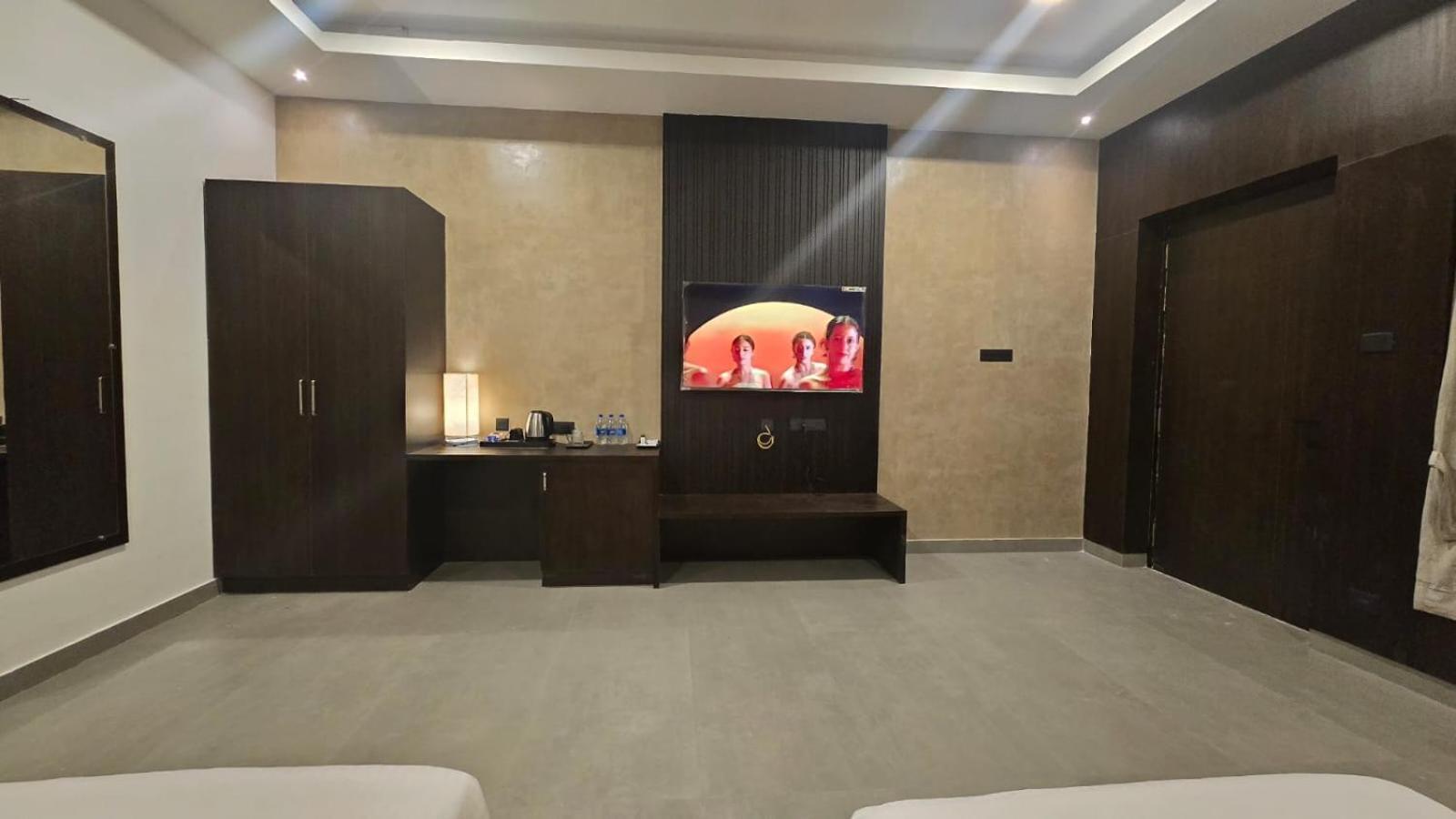 D Wayfarer Inn Resort Ероде Екстер'єр фото