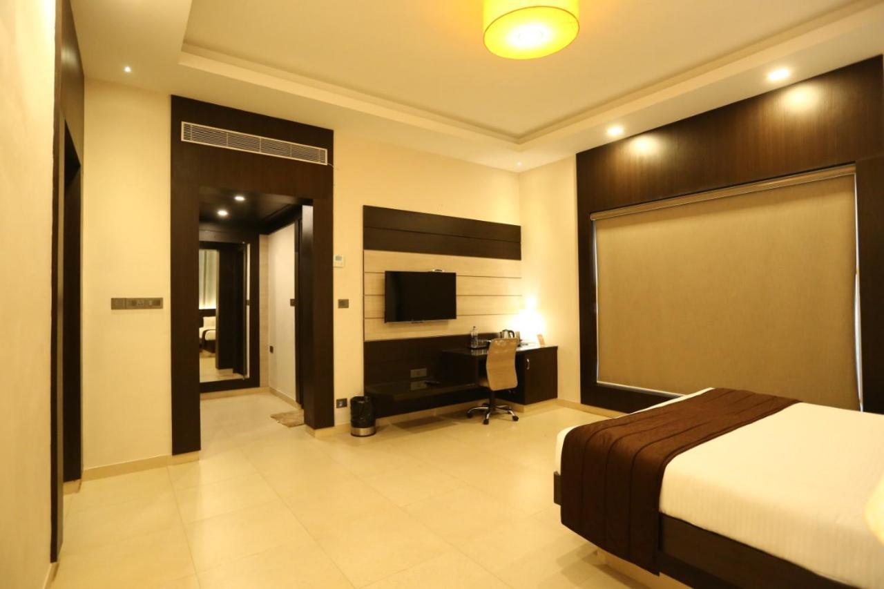 D Wayfarer Inn Resort Ероде Екстер'єр фото